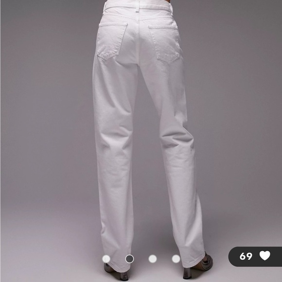 Topshop Dad jean in white waist is 30 length is 30.  Some fraying on hem. - Picture 3 of 7